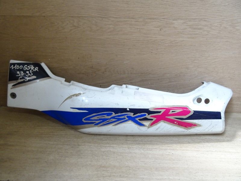 Cache latéral gauche Suzuki 1100 GSXR type GU75D 1993/1996 ('47211-46E00)