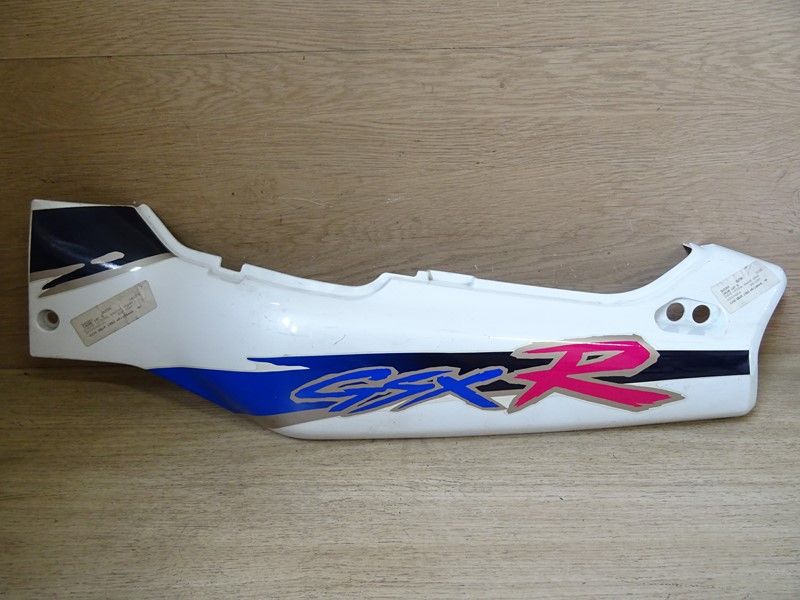 Cache latéral gauche Suzuki 1100 GSXR type GU75D 1993/1996 ('47211-46E00)