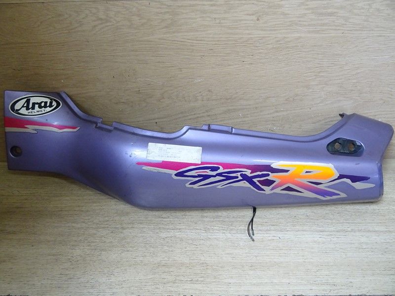 Cache latéral gauche Suzuki 1100 GSXR type GU75D 1993/1996 ('47211-46E00)