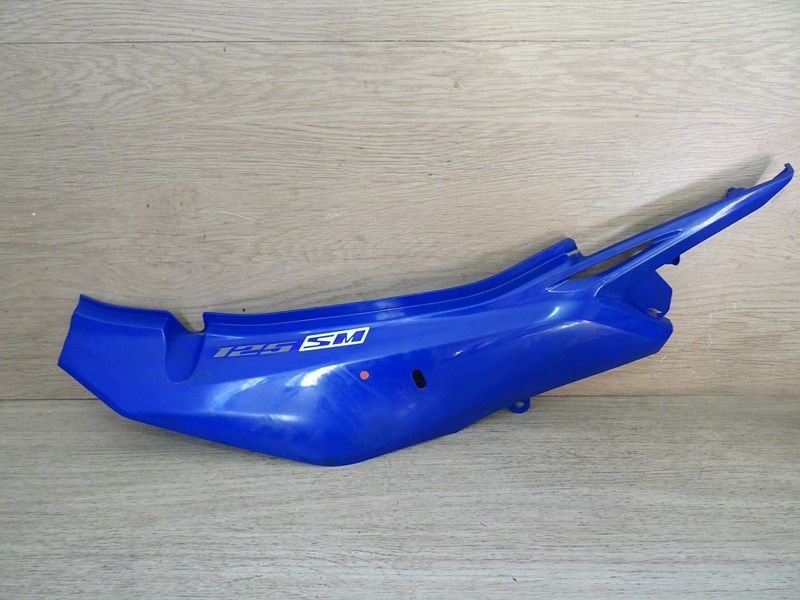 Cache latéral droit Suzuki 125 DR-Z 2004-2012 (47111-24H)