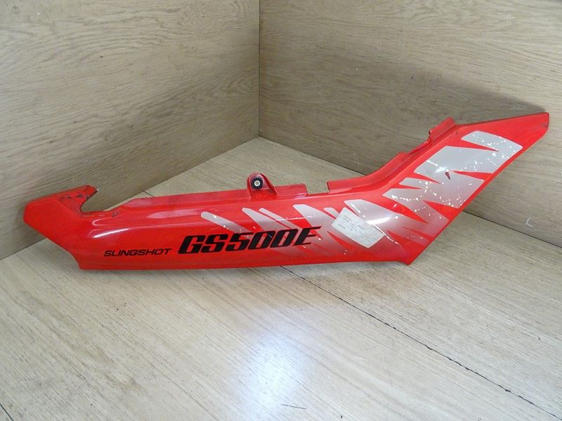 Cache latéral droit Suzuki 500 GSE type GM51A 1989/1999 (47111-01D00)