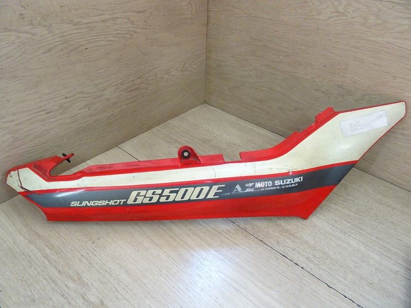 Cache latéral droit Suzuki 500 GSE type GM51A 1989/1999 (47111-01D00)