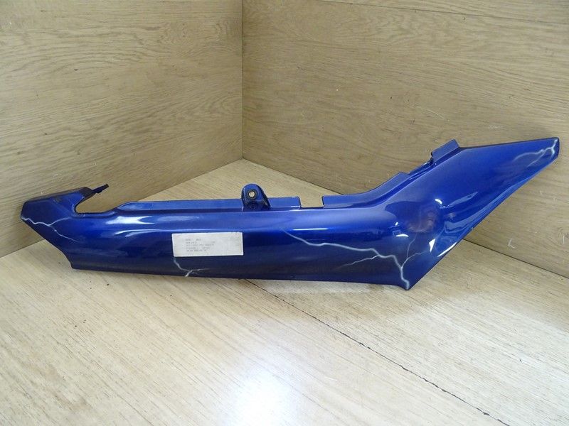 Cache latéral droit Suzuki 500 GSE type GM51A 1989/1999 (47111-01D00)