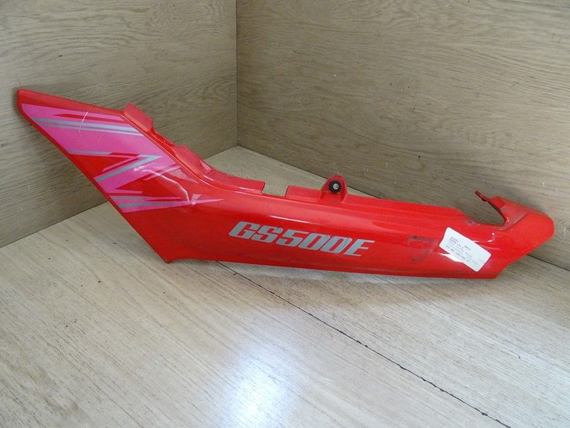 Cache latéral gauche Suzuki 500 GSE type GM51A 1989/1999 (47211-01D00)