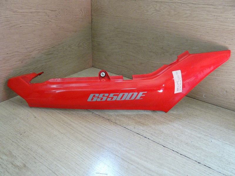 Cache latéral droit Suzuki 500 GSE type GM51A 1989/1999 (47111-01D00)