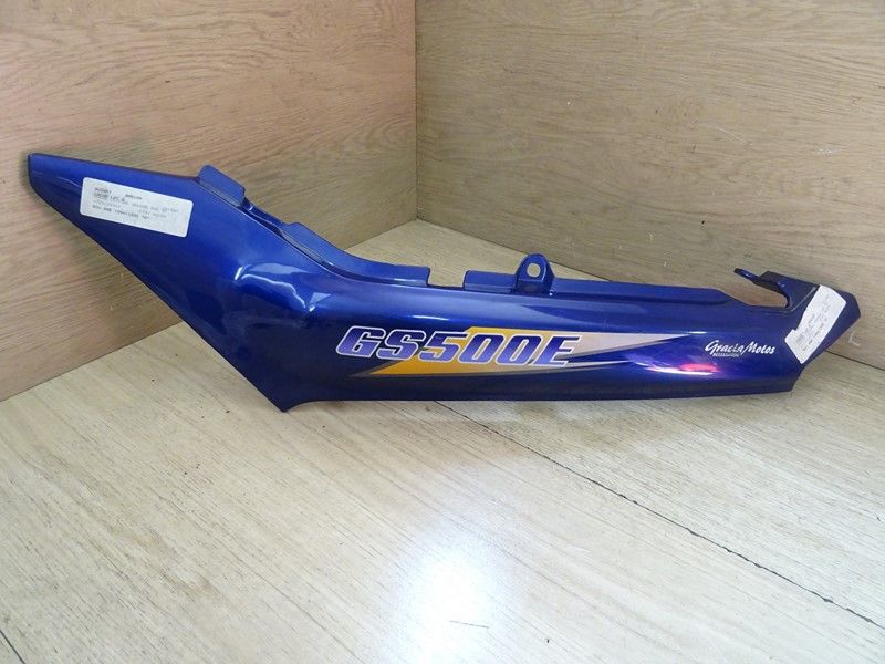 Cache latéral gauche Suzuki 500 GSE type GM51A 1989/1999 (47211-01D00)