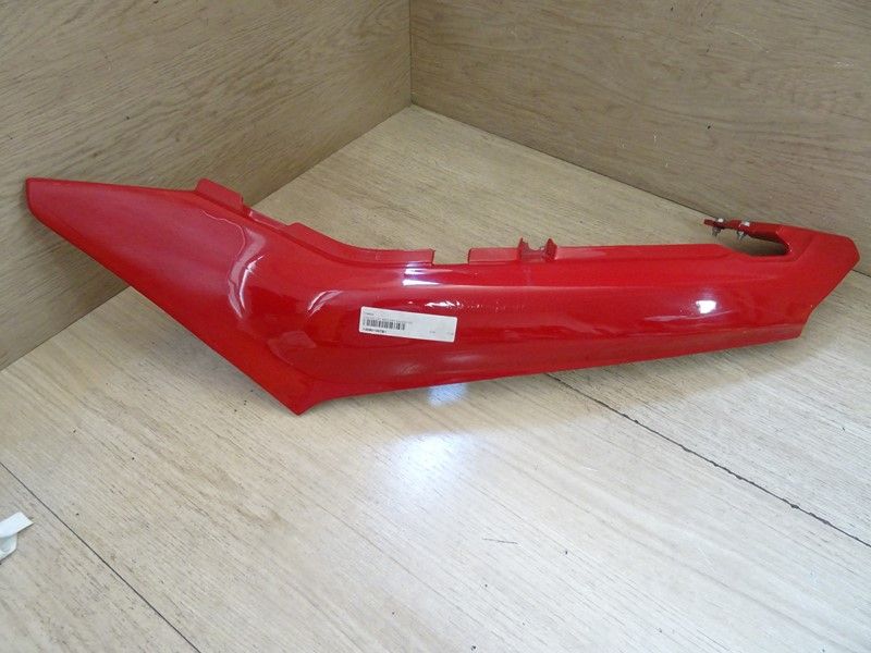 Cache latéral gauche Suzuki 500 GSE type GM51A 1989/1999 (47211-01D00)
