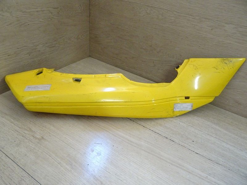 Cache latéral droit Suzuki RF600R type GN76D 1993/1996 (47111-21E00)