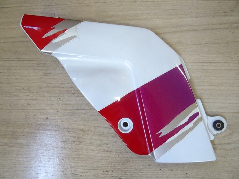 Couvre cadre gauche Suzuki 750 GSXR type GR7BD 1992/1995 - 1100 GSXR type GU75D 1993/1996 (47611-17E01-L)