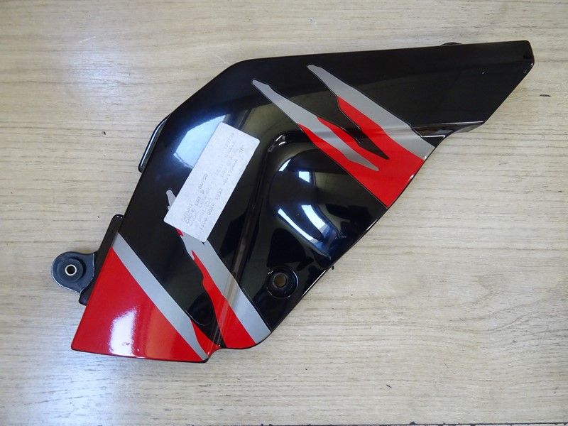 Couvre cadre droit Suzuki 750 GSXR type GR7BD 1992/1995 - 1100 GSXR type GU75D 1993/1996 (47511-17E01-R)