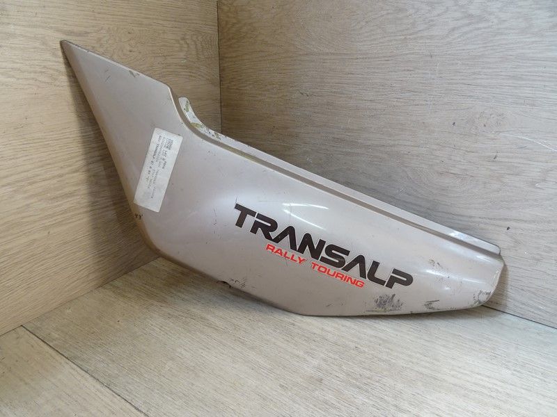 Cache latéral gauche Honda 600 XLV 1987-1996 (83600-MM9-0000)