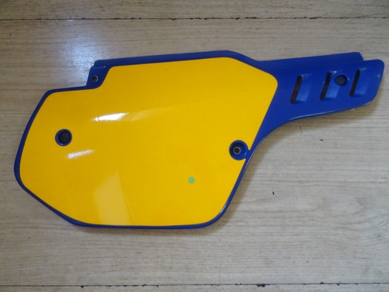 Cache latéral droit Kawasaki 200 kdx 89/94 – 500 kx 90/95 (36001-1419)
