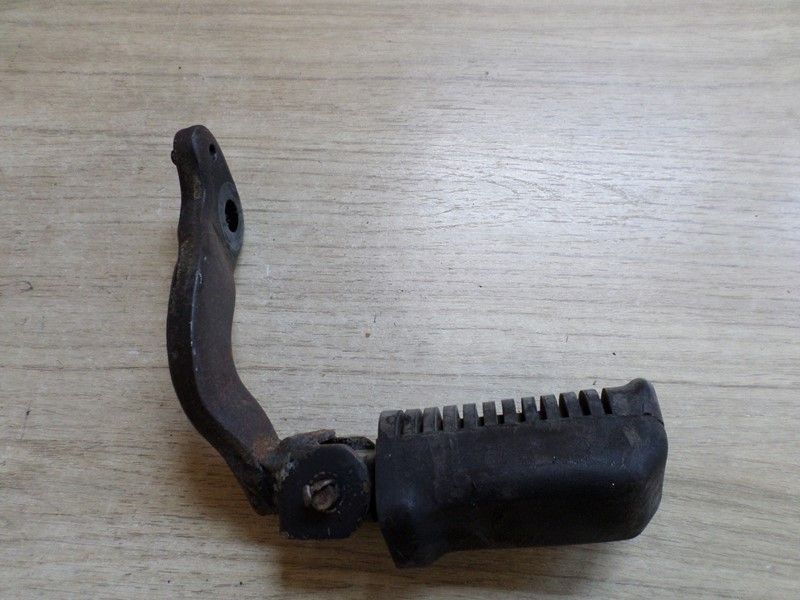Repose pied avant droit Yamaha SR 125 type 10F 1982/2000