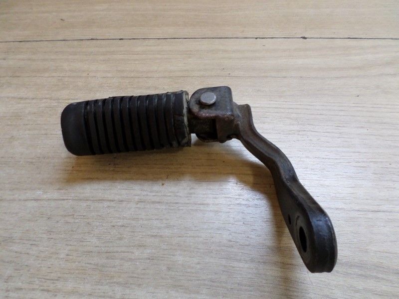 Repose pied avant gauche Yamaha SR 125 type 10F 1982/2000