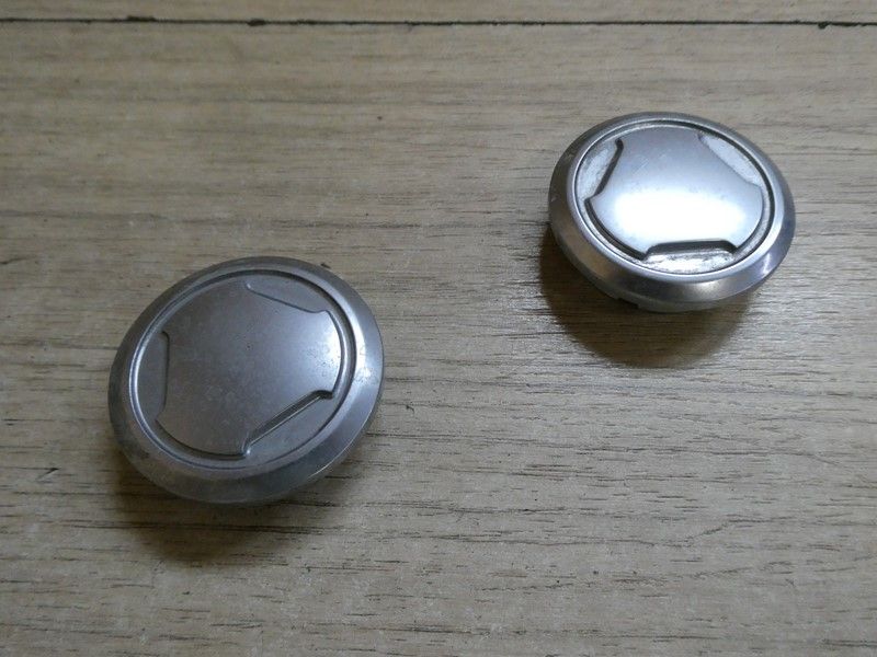 Jeu de 2 bouchon d'axe de bras oscillant Yamaha 1300 XJR 1999/2011