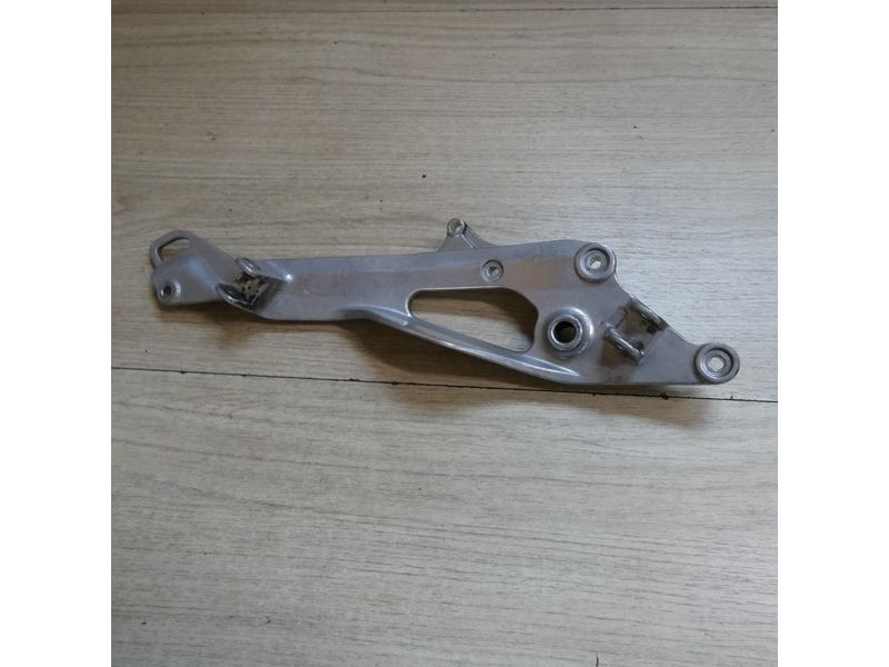 Platine repose pieds droite Yamaha 900 TDM 2002/2006