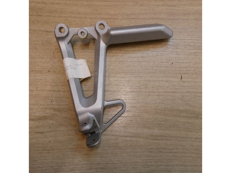 Platine arrière gauche Honda CBR 600F PC35 1999/2000