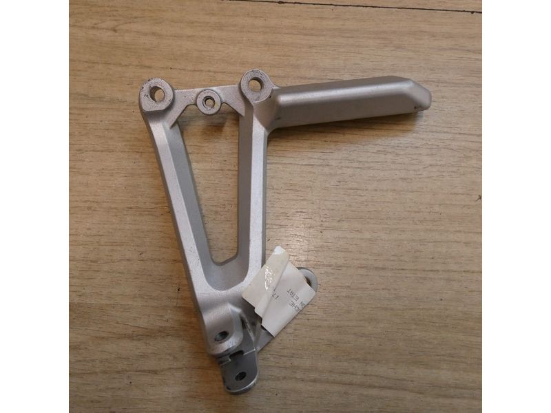 Platine arrière gauche Honda CBR 600F PC35 1999/2000