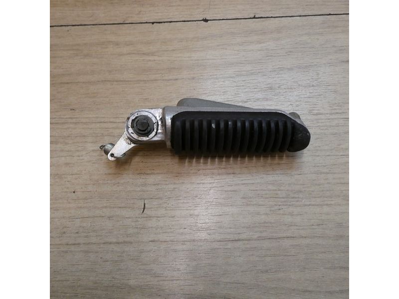 Repose pied pilote droit Suzuki GSXF 750 1998/2006 JS1AK