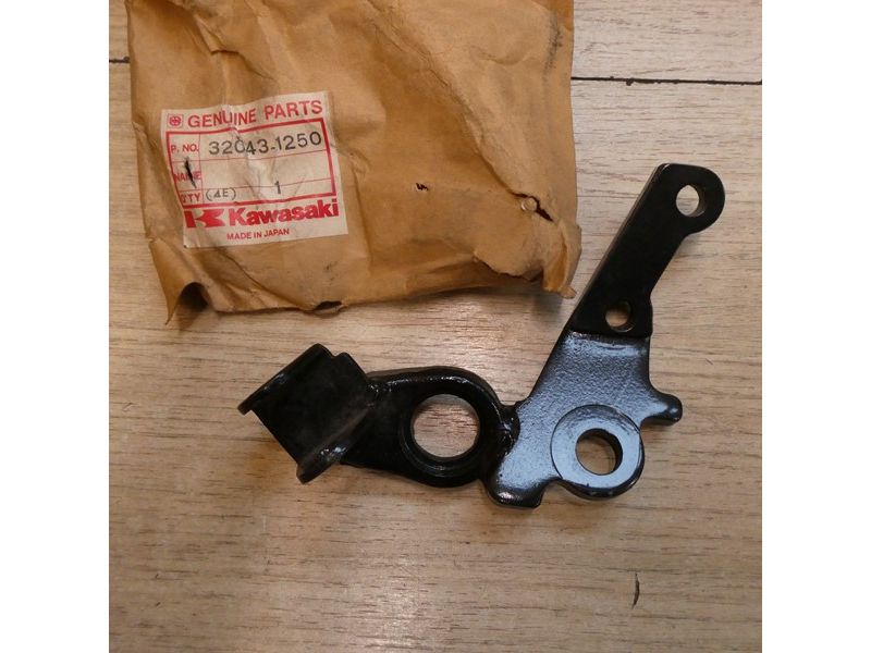 Support de repose pied avant gauche et béquille Kawasaki KLR 600 KL600A 1984 à 1994