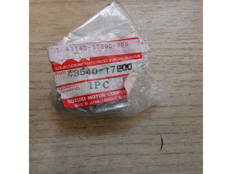 Support de repose pied avant gauche Suzuki 750 GSXR 1991/1992 GR7BD