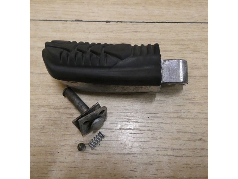 Repose pied arrière gauche Moto Guzzi 1200 Norge GT 8V 2010 à 2016