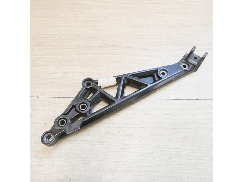 Platine repose-pieds gauche Kawasaki GPZ750x 1983 à 1985 ZX750A