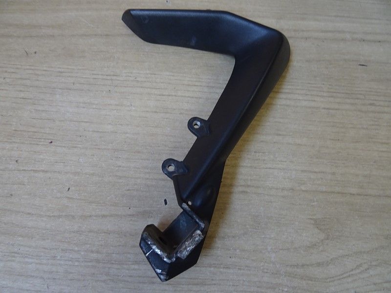 Platine repose pied droite passager Triumph 1050 Trophy 2005/2010
