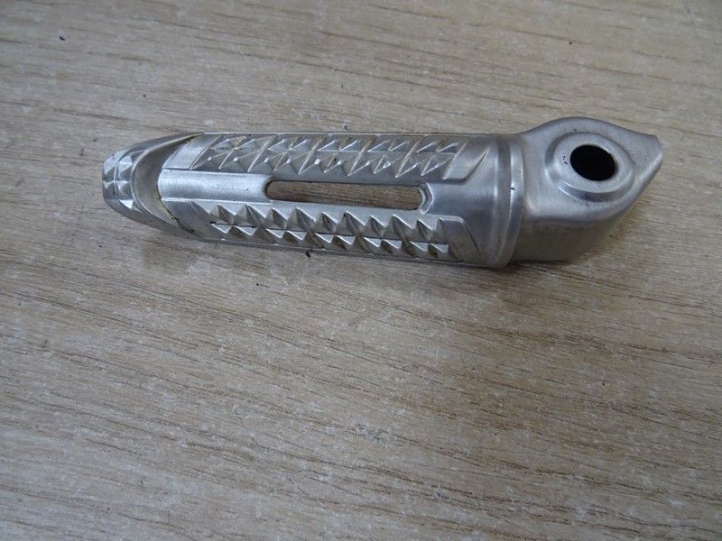 Repose pied passager gauche Triumph 765 Street Triple 2020/-