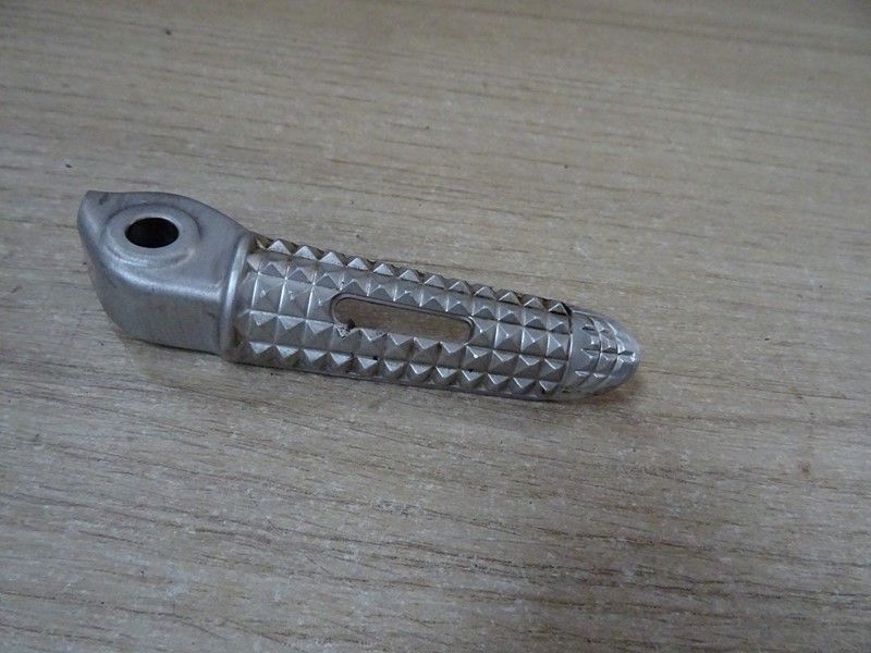 Repose pied passager droit Triumph 660 Trident 2021/-