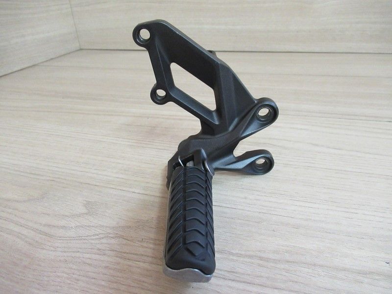 Platine repose-pied avant droit Kawasaki ZZR 1400 2006-2011