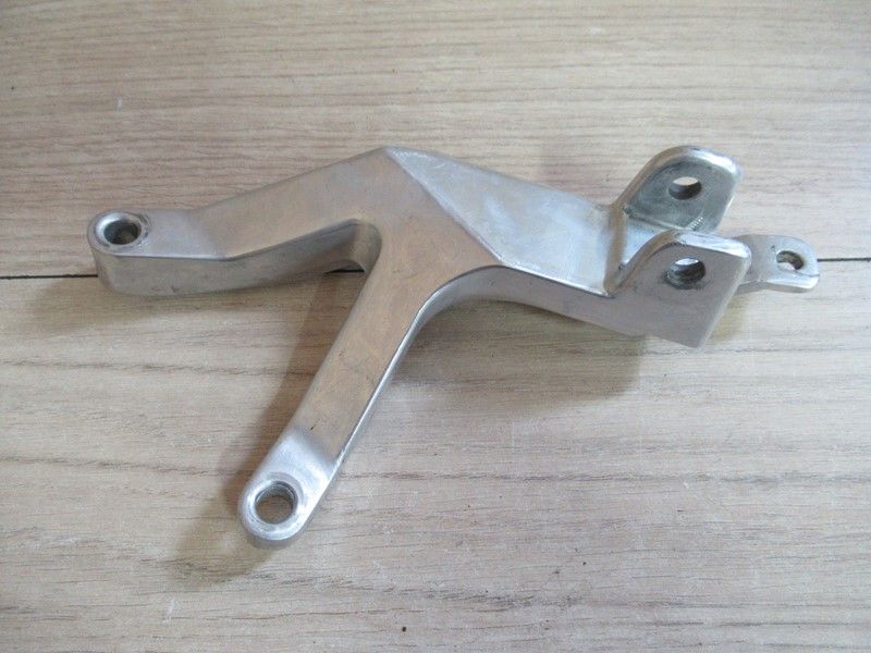 Platine repose-pied arrière gauche Yamaha FZR 600 1994-1995