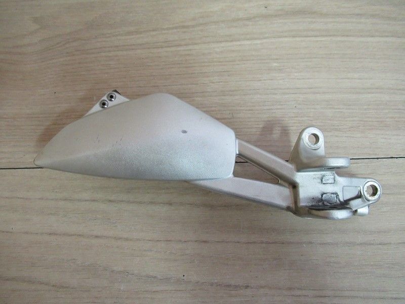 Platine repose-pied avant droit BMW K 1200/1300 R 2005-2012 (46717660154)
