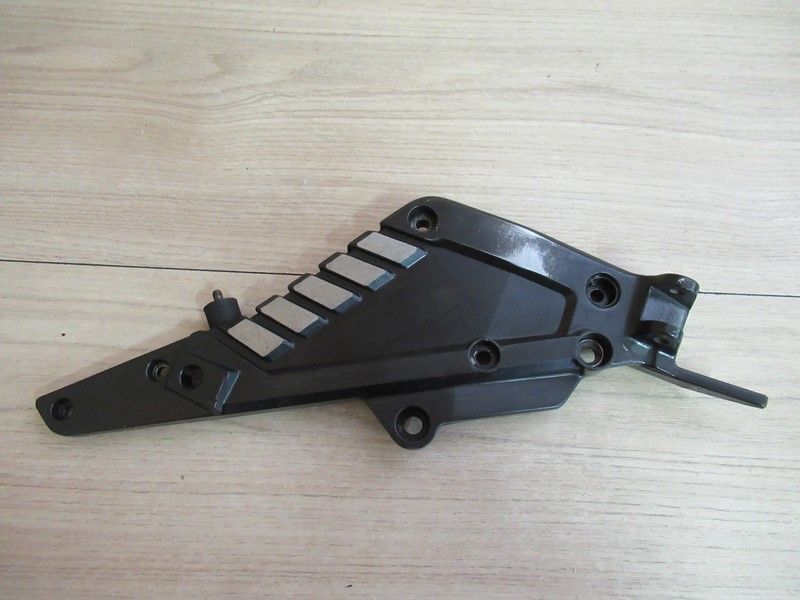 Platine de repose-pied droit BMW K 100 K589 1982-1991