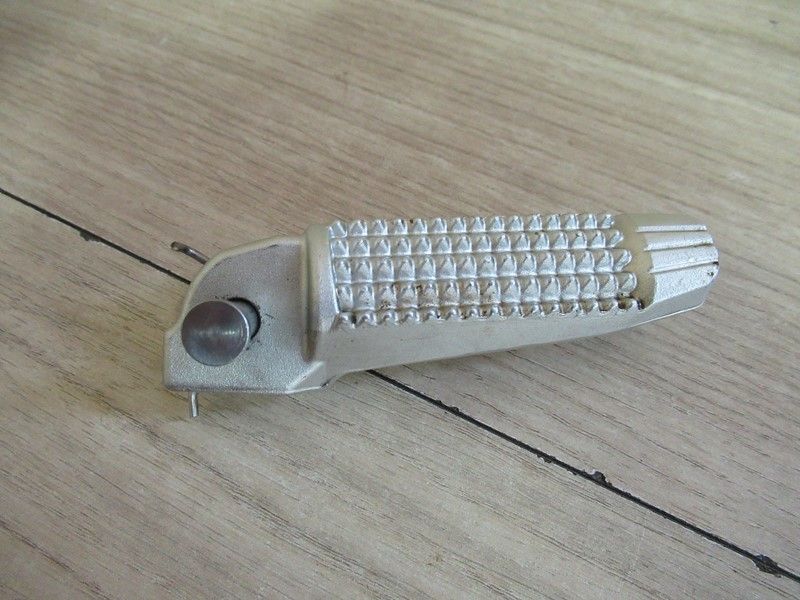 Repose-pied avant gauche BMW K 1200 S 2003-2008 (46717660171)