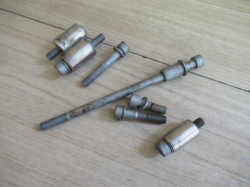 Vis de support moteur BMW K 1200 S 2003-2008