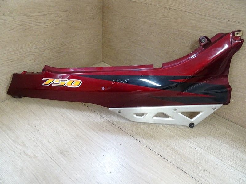 CARÉNAGE ARRIÈRE DROIT Suzuki 750 GSXF type JS1AK 1998/2006