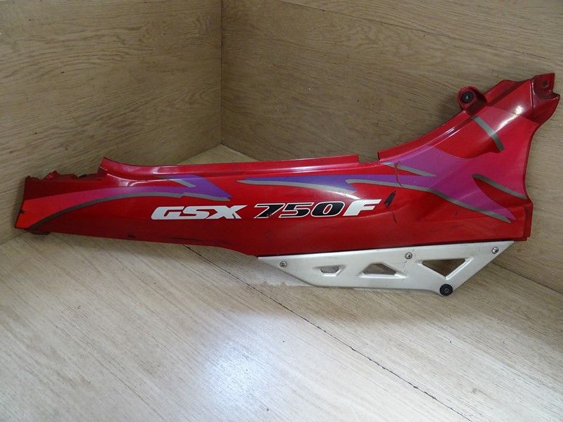 CARÉNAGE ARRIÈRE DROIT Suzuki 750 GSXF type GR78A 1989/1996