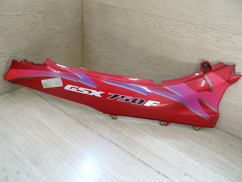 CARÉNAGE ARRIÈRE DROIT Suzuki 750 GSXF type GR78A 1989/1996