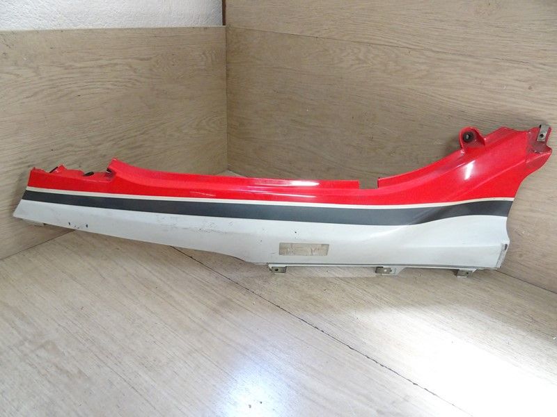 Carénage arrière droit Suzuki 750 GSXF type GR78A 1989/1996 (47111-20C00)