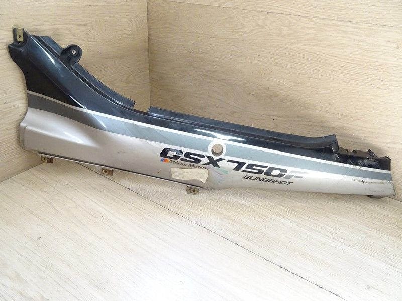 Carénage arrière gauche Suzuki 750 GSXF type GR78A 1989/1996 (47211-20C00)
