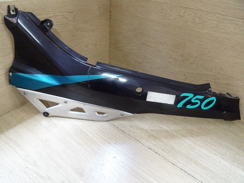 Carénage arrière gauche Suzuki 750 GSXF type GR78A 1989/1996 (47211-20C00)
