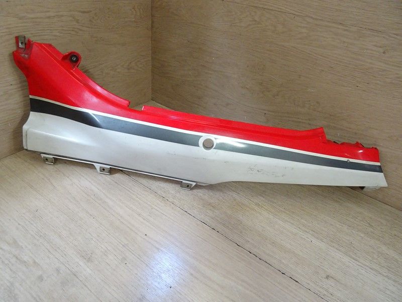 Carénage arrière gauche Suzuki 750 GSXF type GR78A 1989/1996 