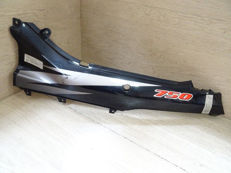 Carénage arrière gauche Suzuki 750 GSXF type GR78A 1989/1996 (47211-20C00)