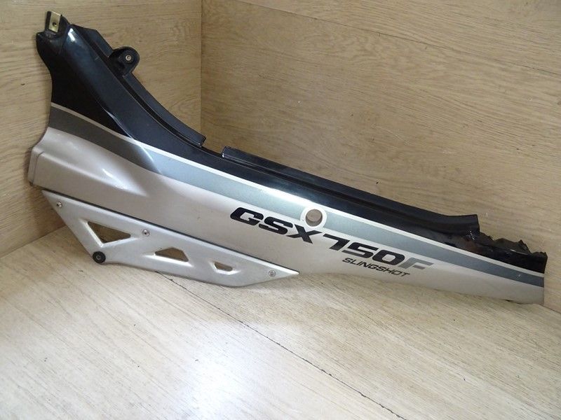 Carénage arrière gauche Suzuki 750 GSXF type GR78A 1989/1996 (47211-20C00)