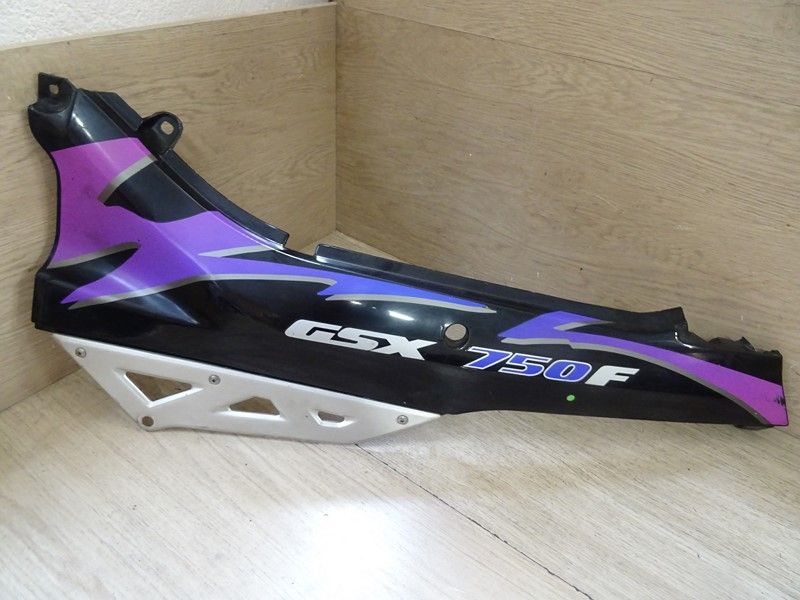 Carénage arrière gauche Suzuki 750 GSXF type GR78A 1989/1996 (47211-20C00)