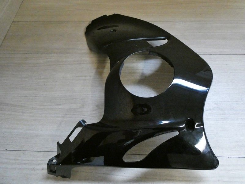 Flanc gauche partie 2 Suzuki 1300 GSXR 2008/2013 CH135