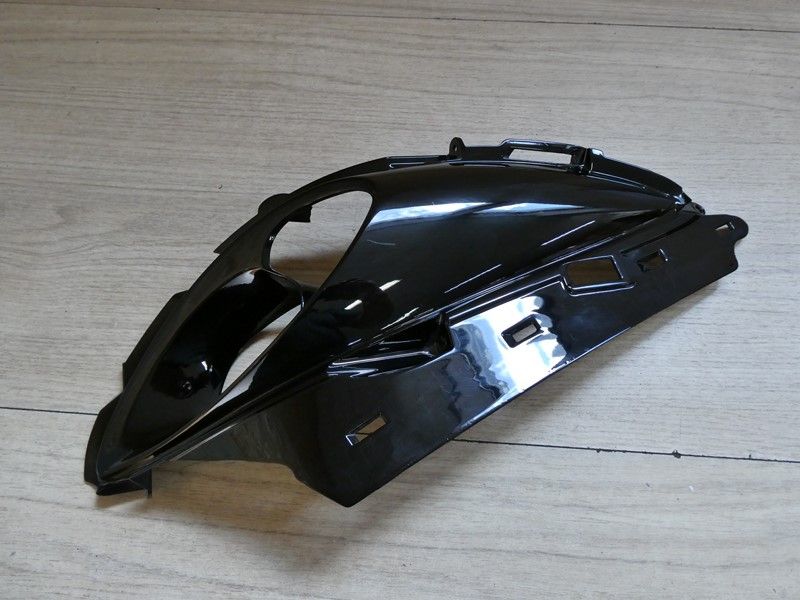 Enjoliveur de clignotant avant gauche Suzuki 1300 GSXR 2008/2013 CH135
