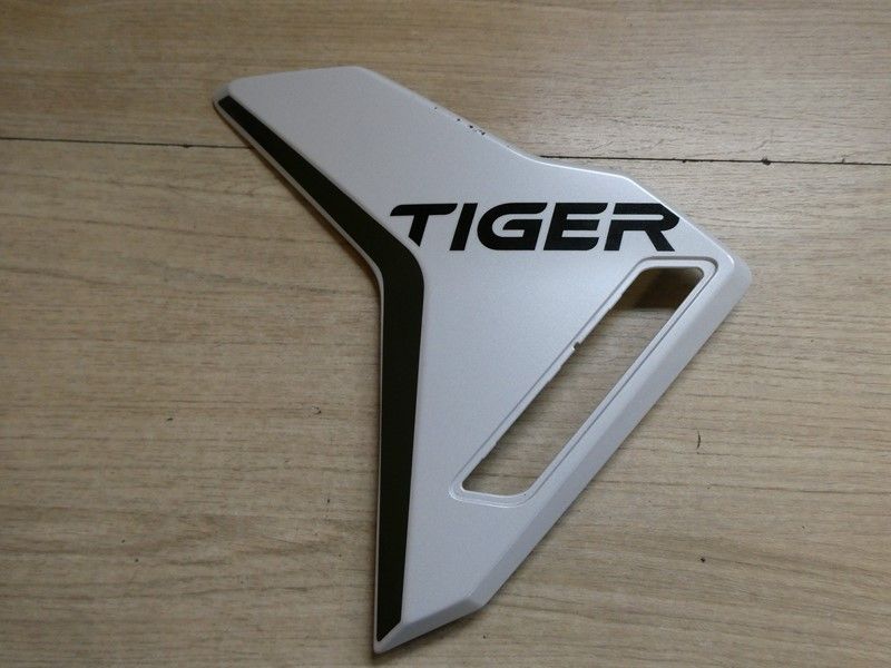 Ecope radiateur gauche Triumph Tiger 900 GT pro 2024/2025