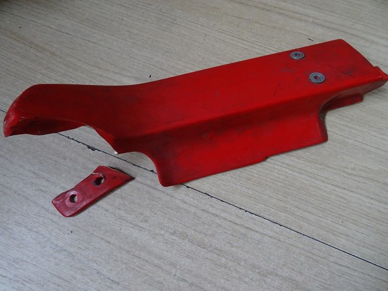 Carénage inférieur droite de tête de fourche Honda 
CB 750 F2C Bol d'Or 1982 / 
CB 900 F Bol d'Or type SC01 1979/1983